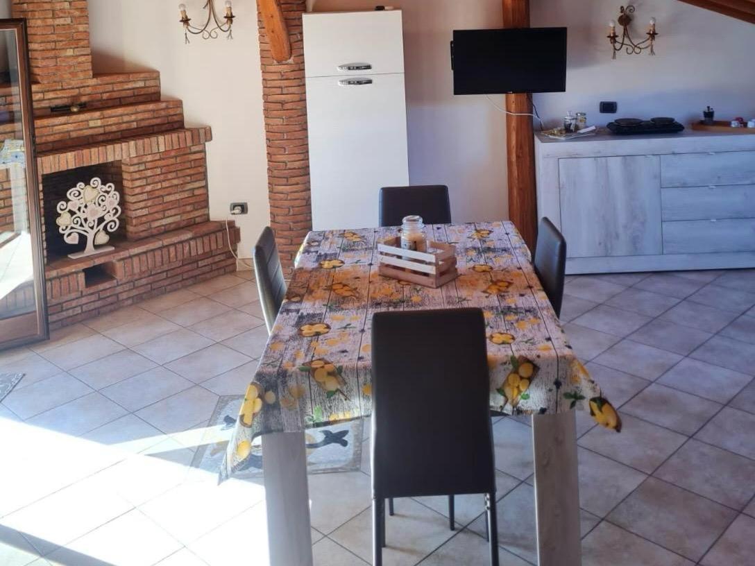 Casa Vacanza Lmt Aci Catena Exterior photo
